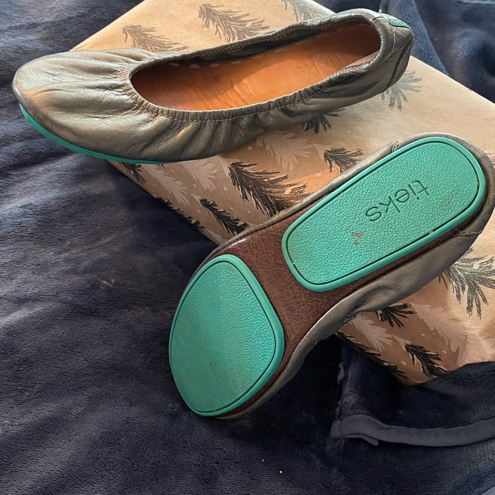Tieks by gavriell size 7.5 color pewter